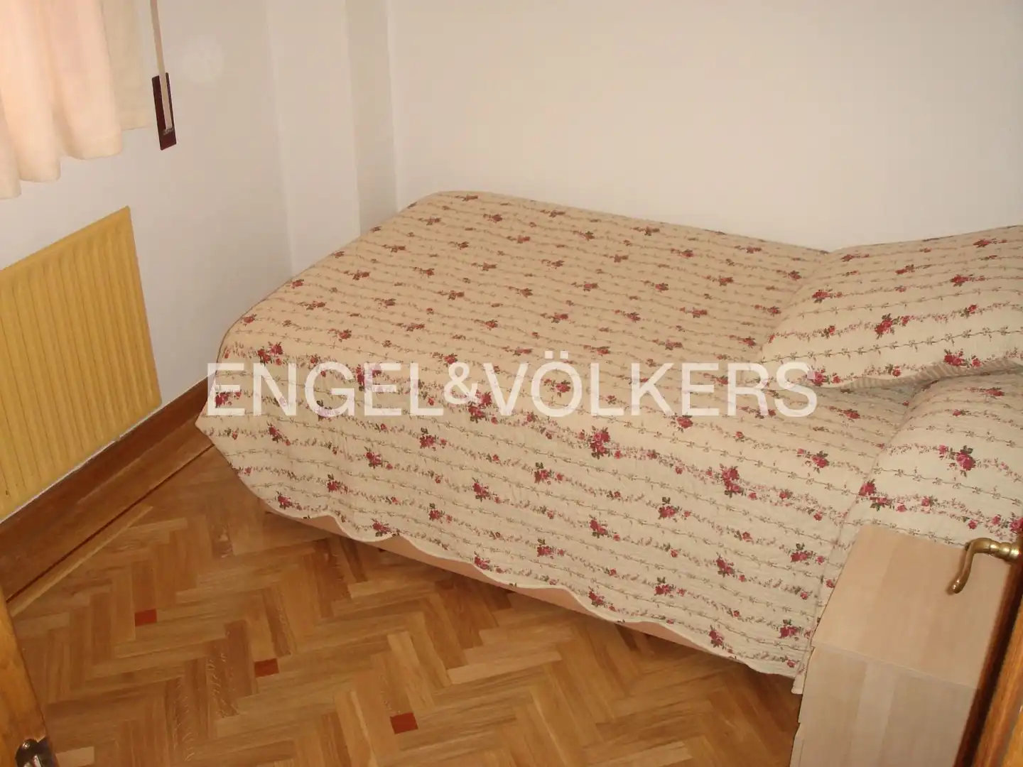 Habitación de Piso en venta en Madrid con Aire acondicionado, Calefacción y Jardín privado