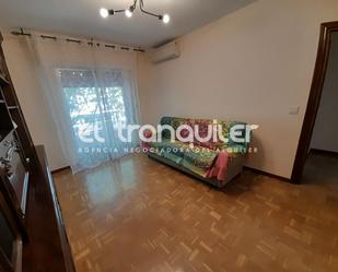 Dormitori de Pis de lloguer en  Madrid Capital amb Aire condicionat, Parquet i Terrassa