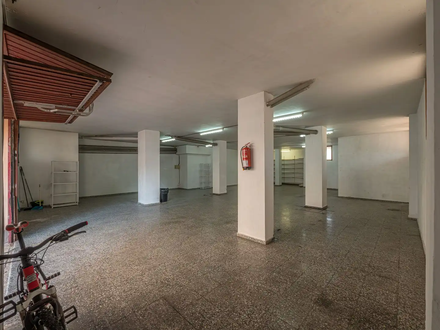 Parking for sale in Calle CARRER DE SANT FELIP, imagen 2