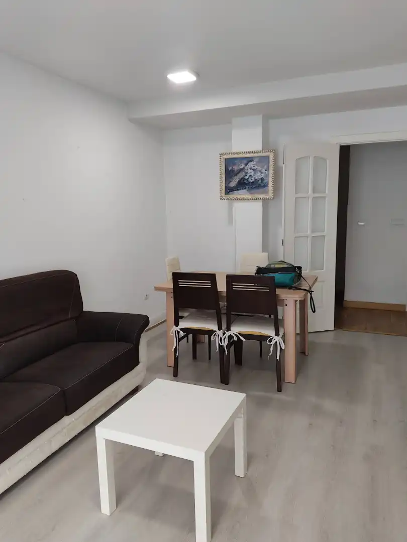 Menjador de Pis en venda en Ocaña amb Calefacció, Jardí privat i Parquet