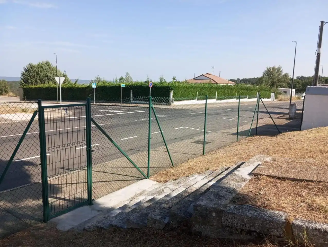 Aparcament de Local en venda en Garrafe de Torío amb Terrassa