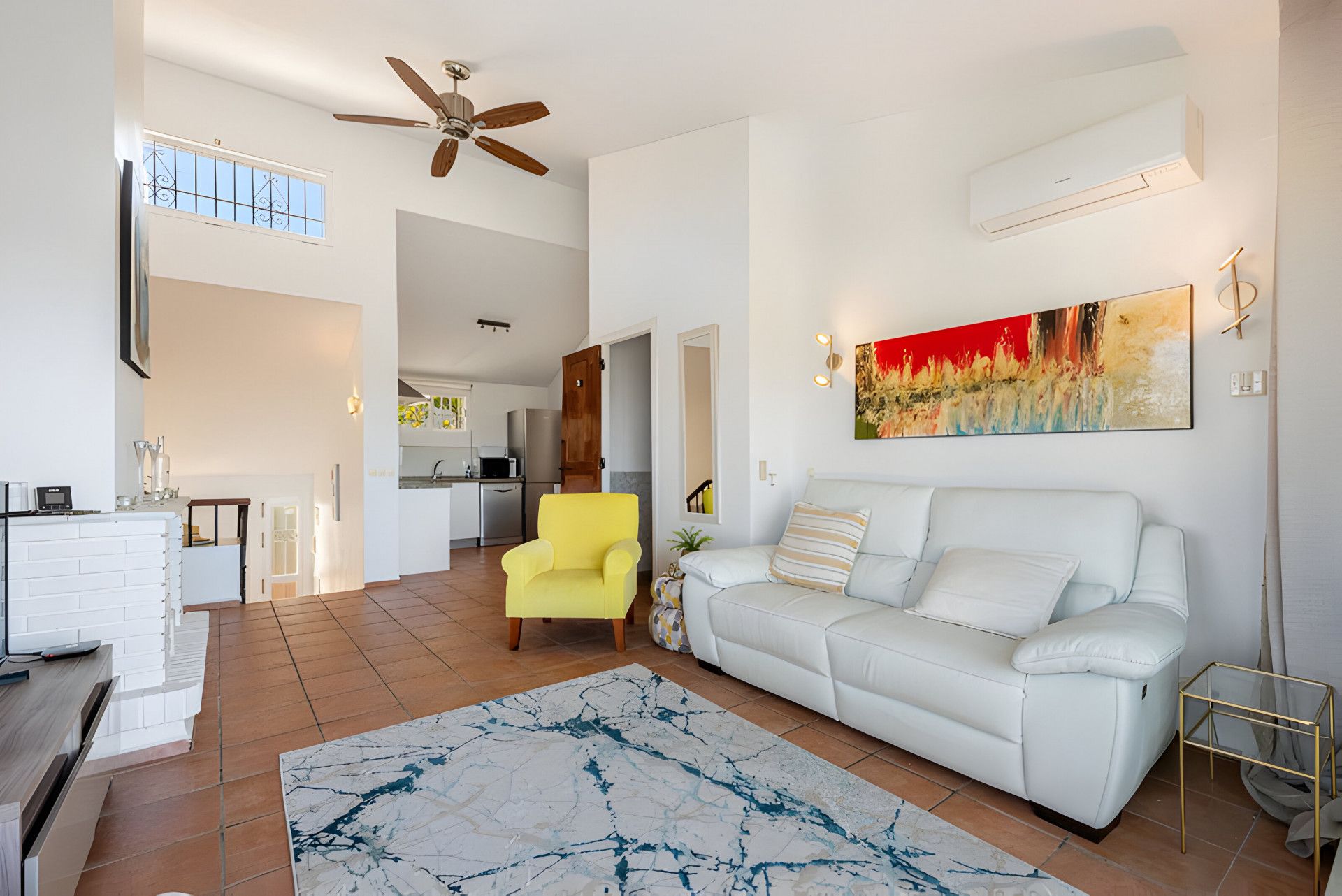 Living room of Single-family semi-detached for sale in Benahavís  with Air Conditioner, Heating and Terrace