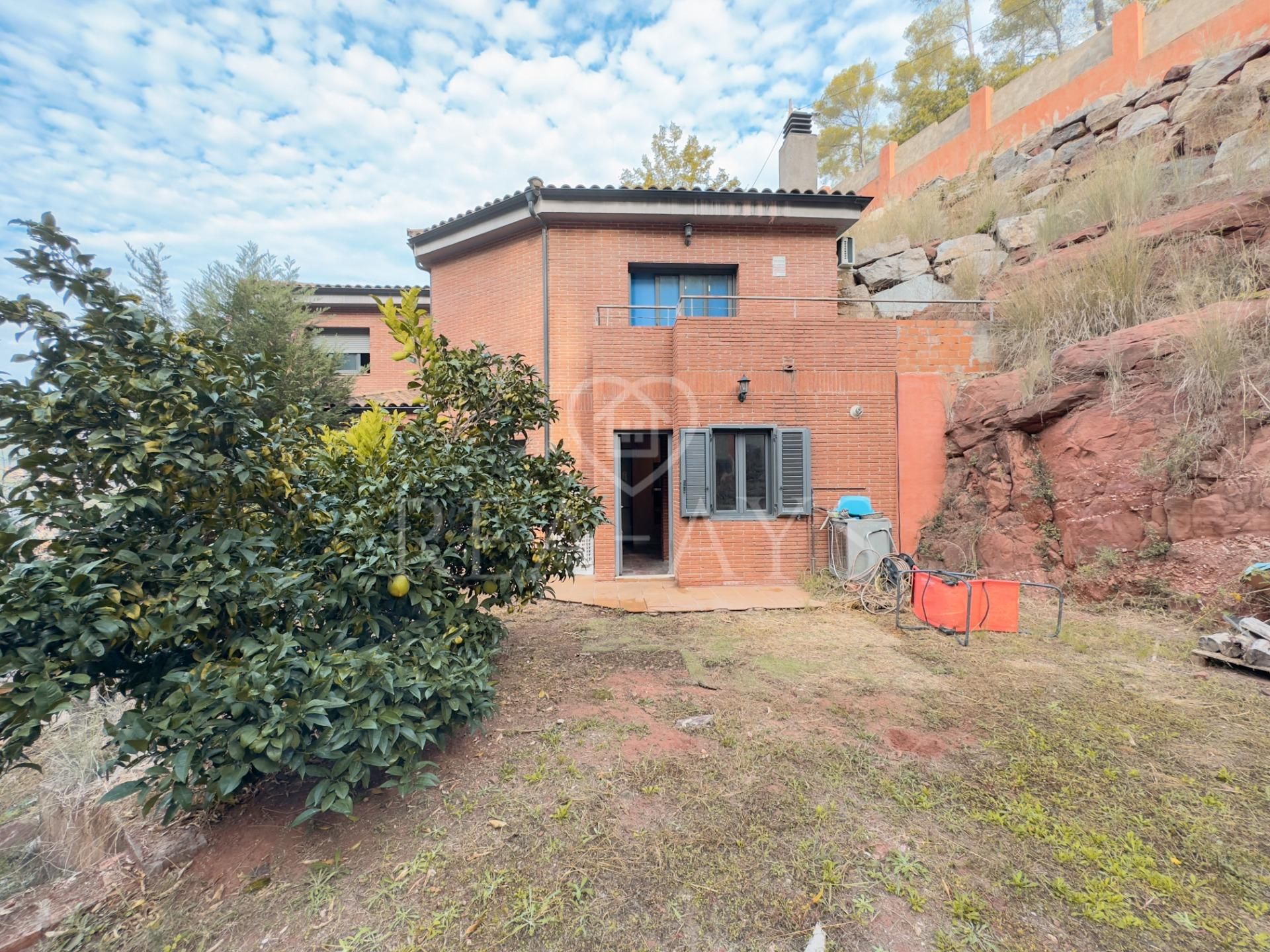 Garden of House or chalet for sale in Cervelló  with Air Conditioner, Heating and Private garden