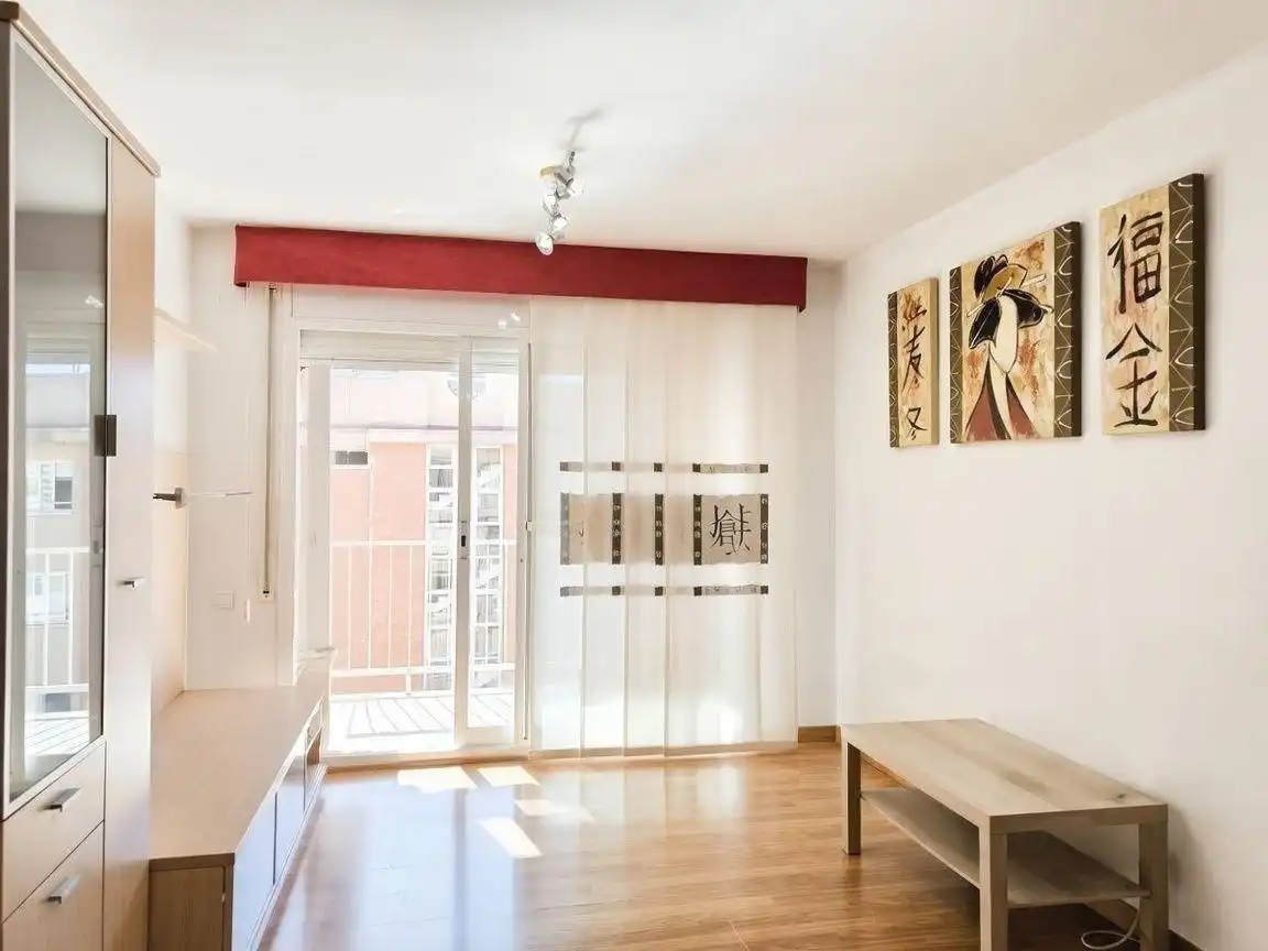 Flat with balcony for sale in VIOLANT D'HONGRIA, imagen 4
