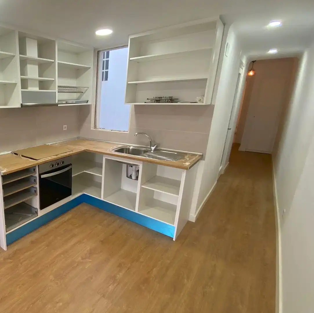 Cuina de Pis de lloguer en Badalona amb Calefacció, Parquet i Terrassa