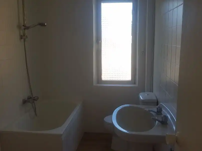 Bany de Pis de lloguer en La Pola de Gordón 