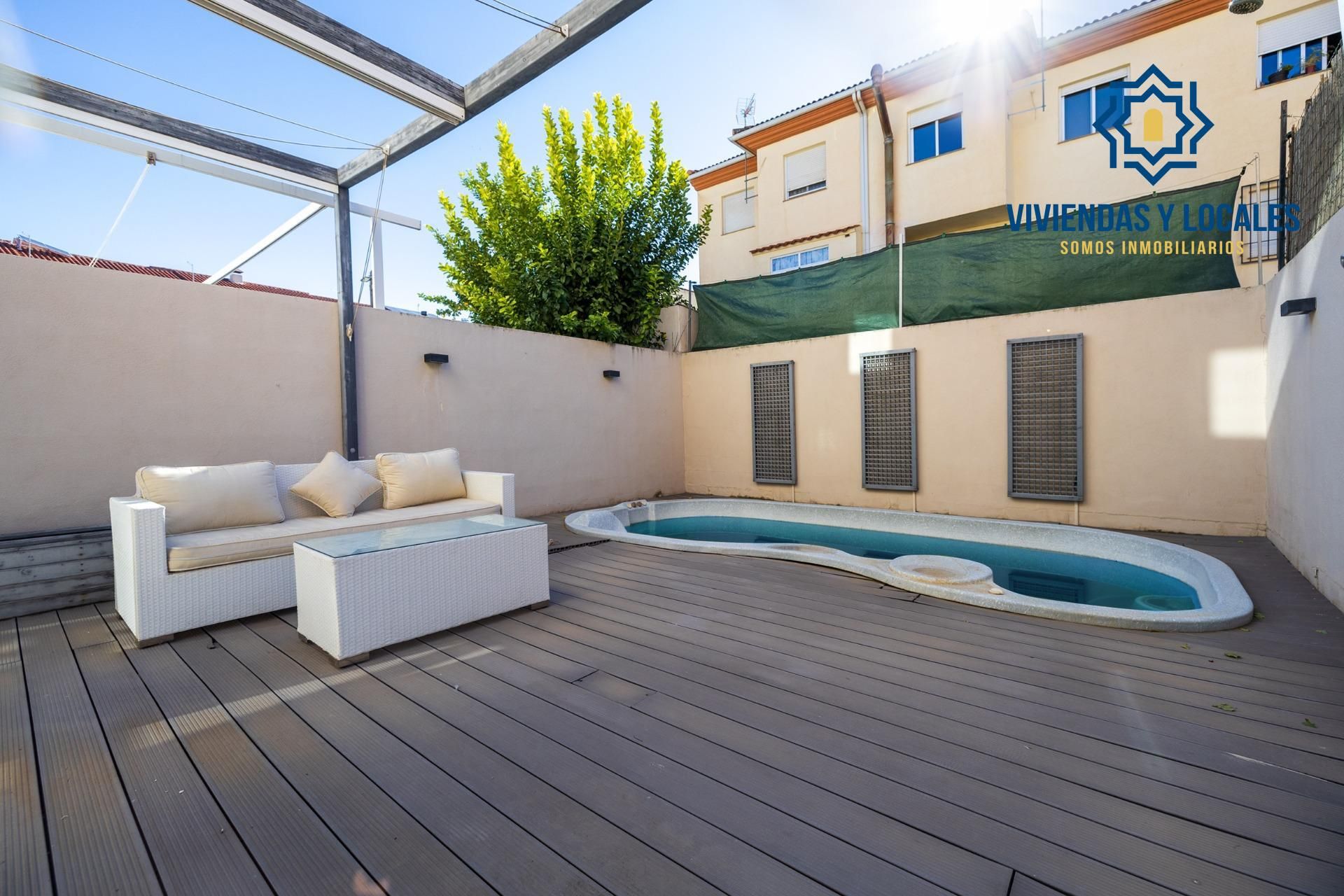 Piscina de Casa adosada en venda en Vegas del Genil amb Aire condicionat i Piscina