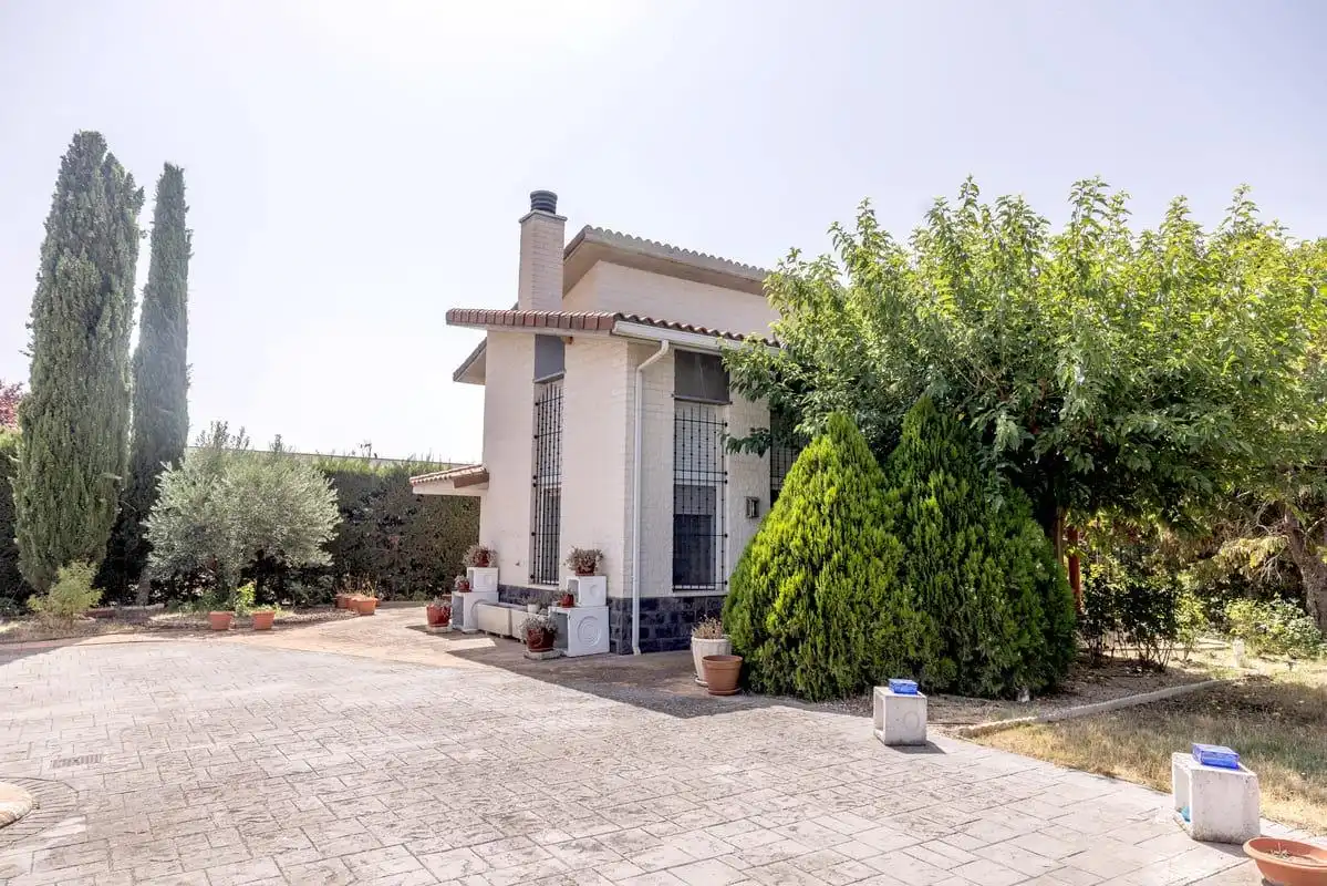 Vista exterior de Casa o xalet en venda en Calatayud amb Aire condicionat i Calefacció