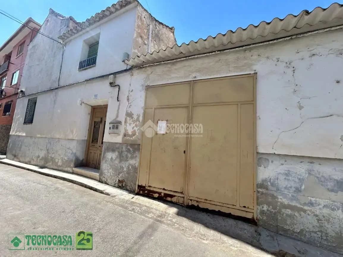 Vista exterior de Casa adosada en venta en Dosbarrios