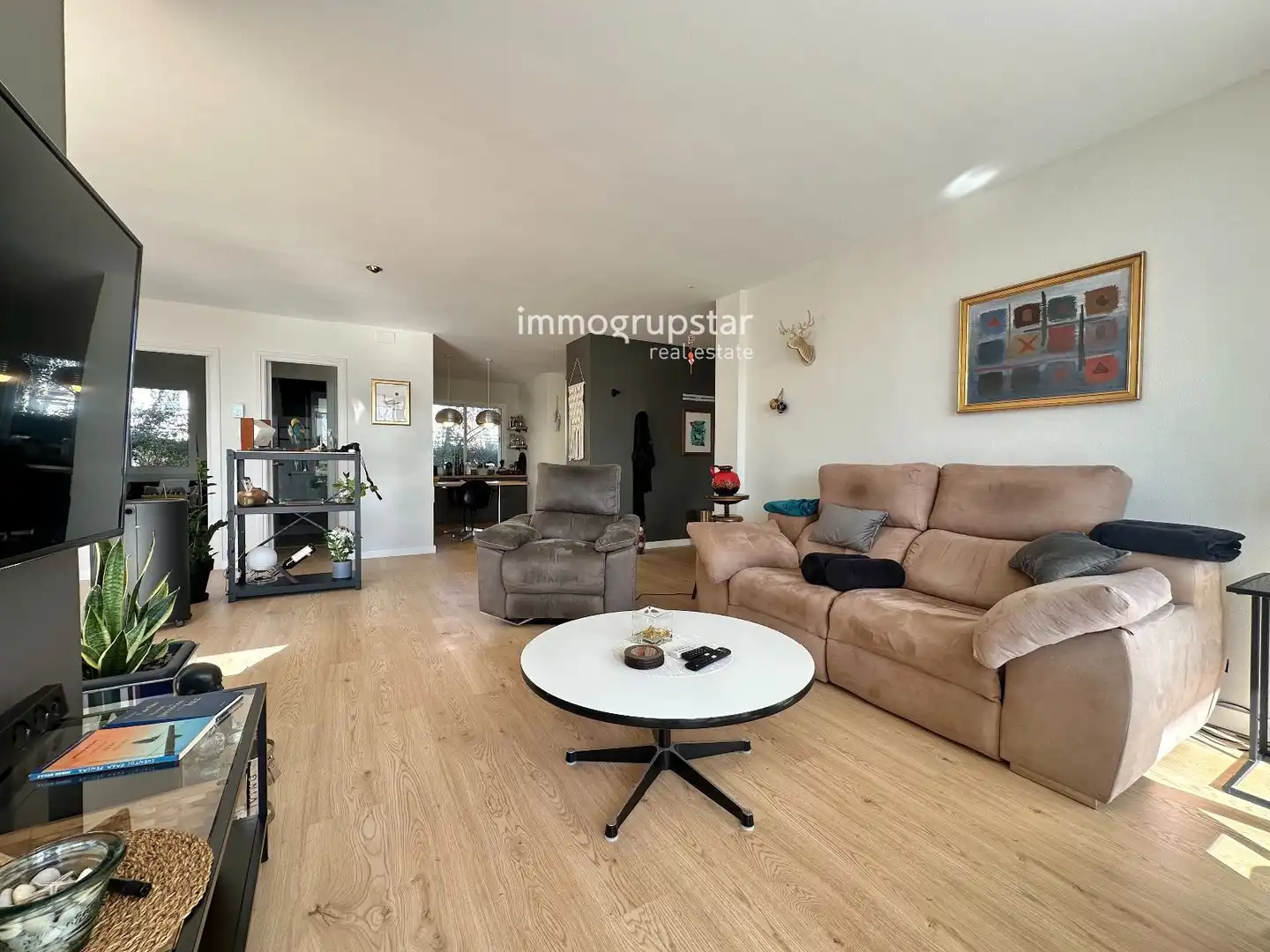 Sala d'estar de Apartament en venda en Castell d'Aro, Platja d'Aro i s'Agaró amb Calefacció, Parquet i Terrassa
