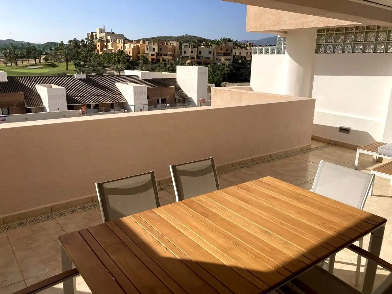 Wohnung zur Miete in Del Mulhacén, Golf Valle Este