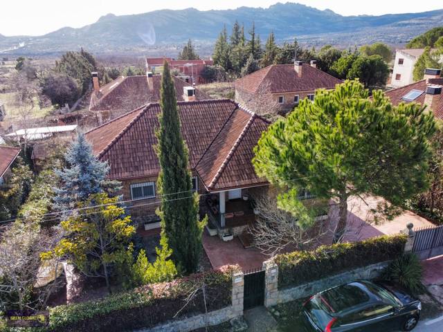 Casa-chalet en Venta en Carretera Carretera de la Estación en Lozoyuela-Navas-Sieteiglesias