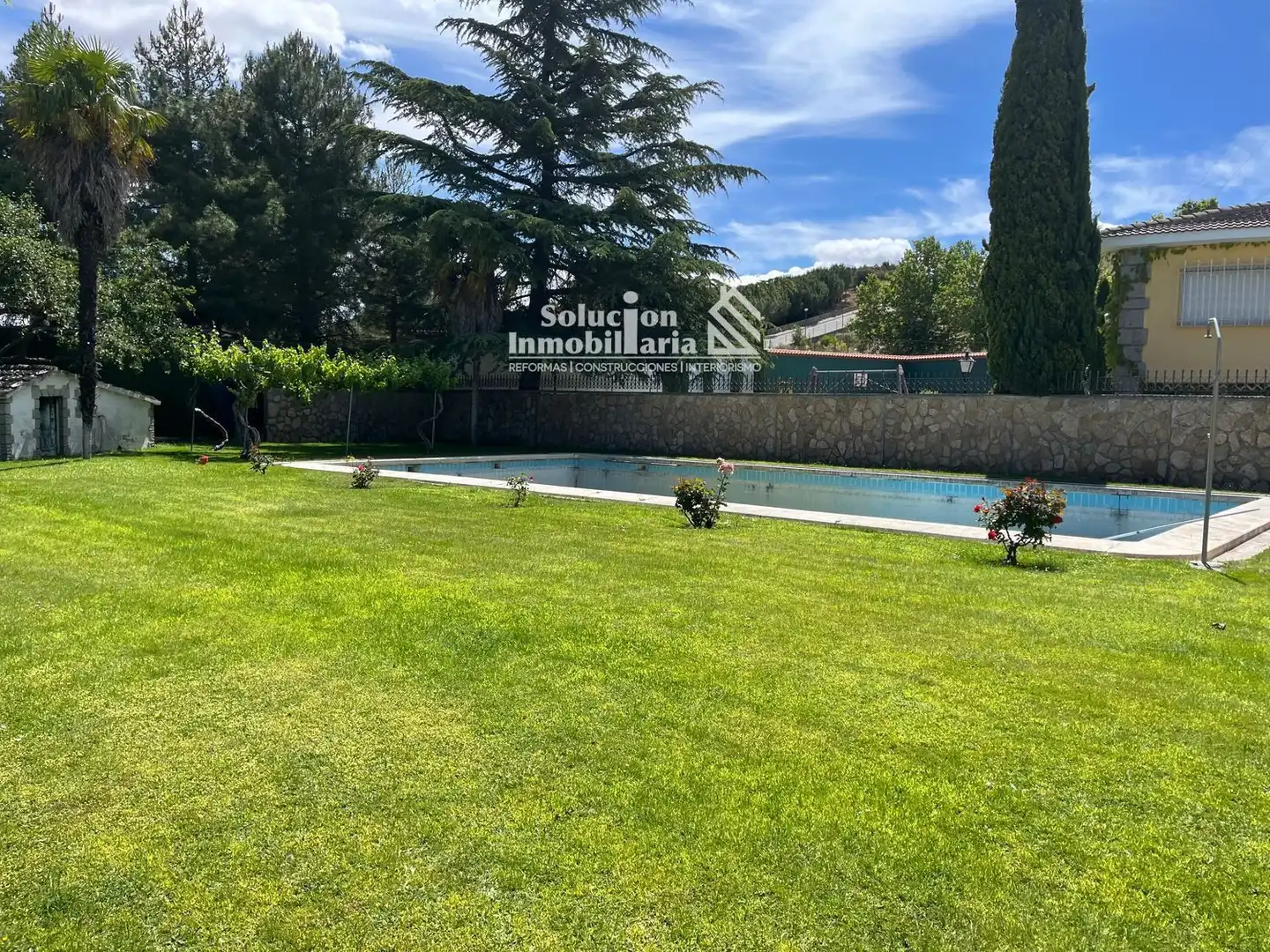 Chalet con piscina en venta en Villamayor, imagen 3