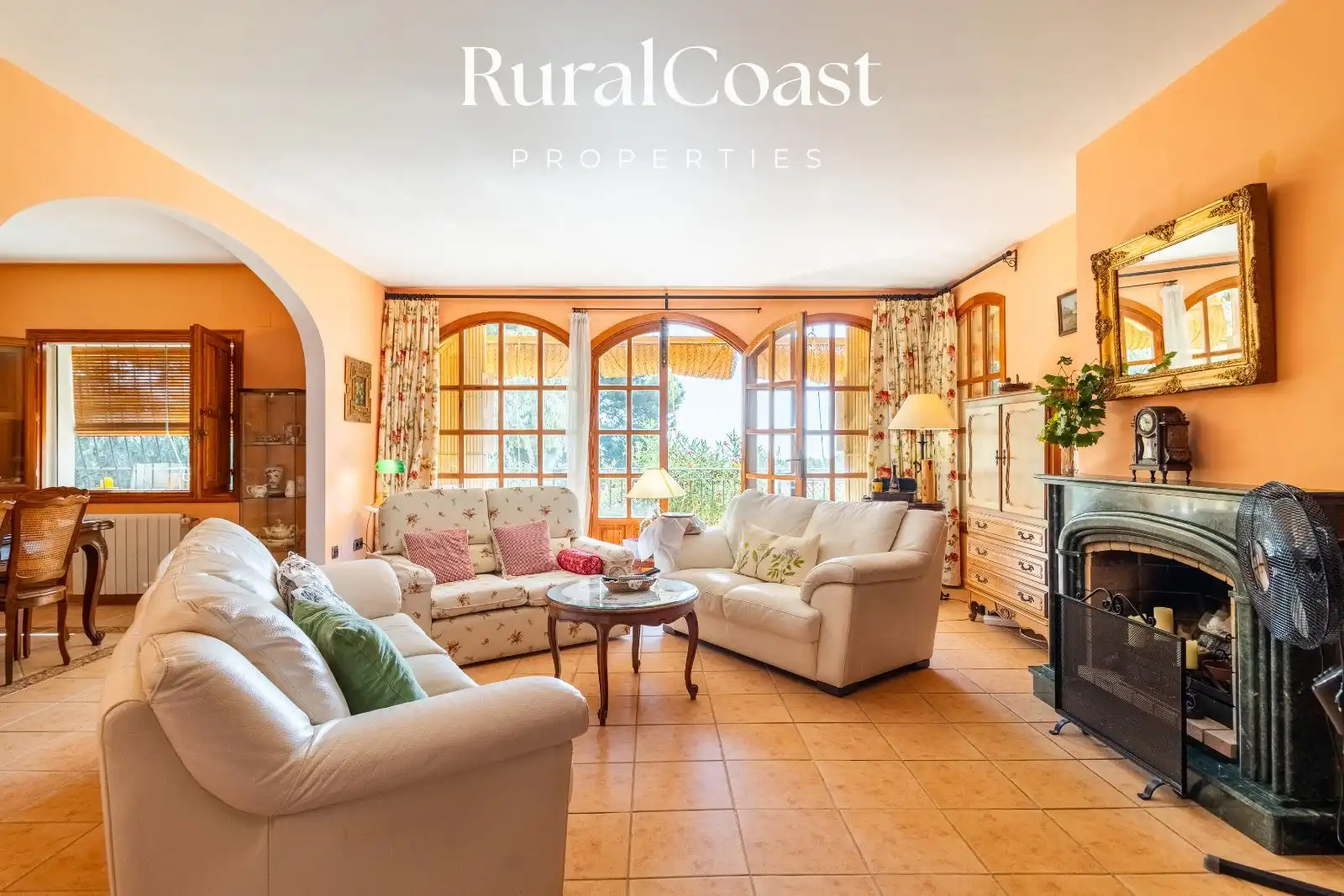 Sala de estar de Casa o chalet en venta en Tibi con Aire acondicionado, Calefacción y Jardín privado