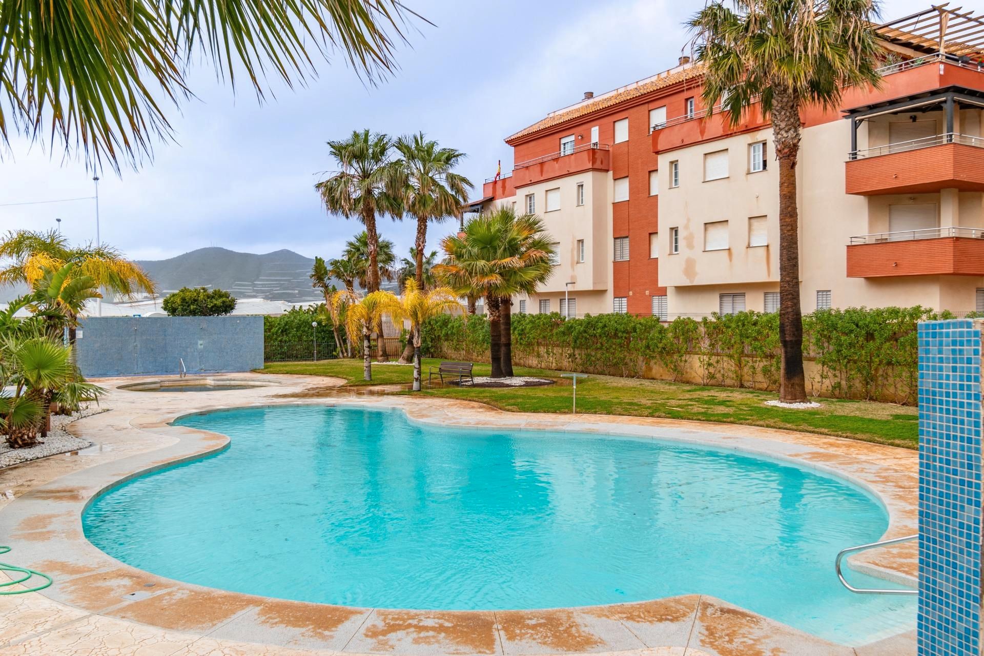 Piscina de Pis en venda en Motril amb Aire condicionat i Terrassa