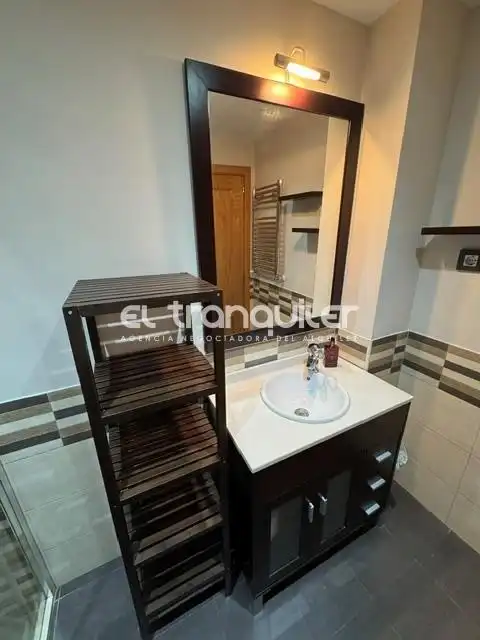 Baño de Piso de alquiler en Parla con Aire acondicionado, Piscina y Amueblado