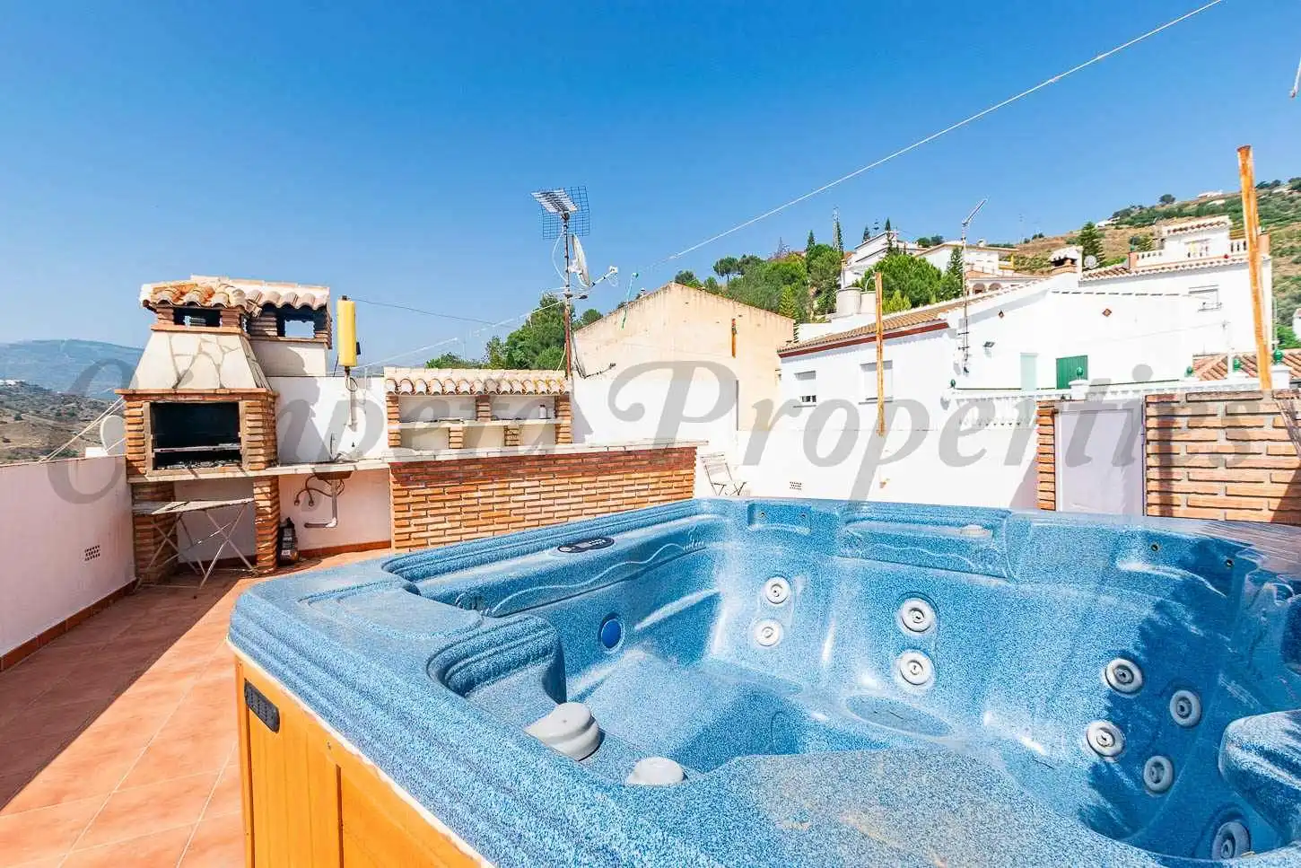 Apartament amb terrassa en venda a Sayalonga