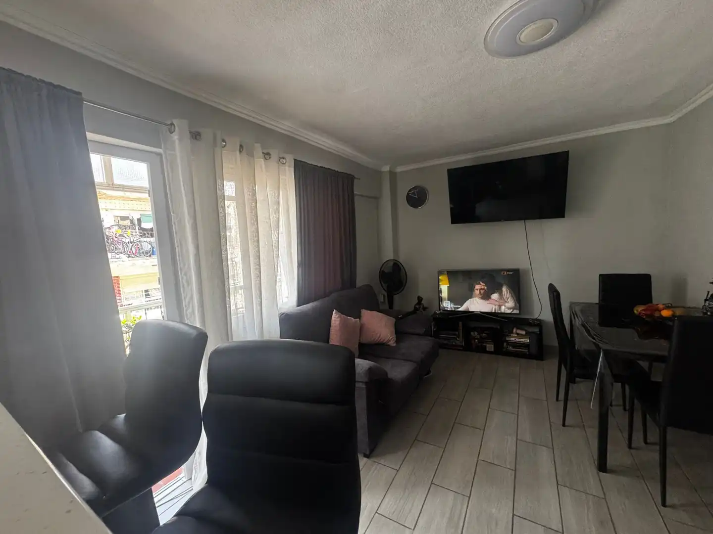 Sala d'estar de Pis en venda en Alicante / Alacant amb Moblat i Balcó