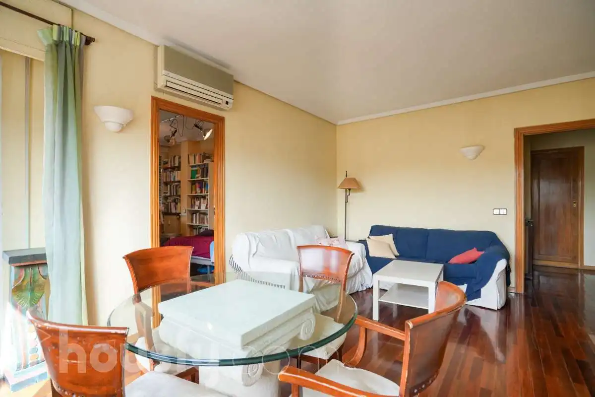 Flat for sale in Calle Santiago Rusiñol, Ciudad Universitaria
