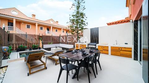 Foto 5 de Casa adosada en venda a Avenida de Bruselas, Playa del Duque, Adeje