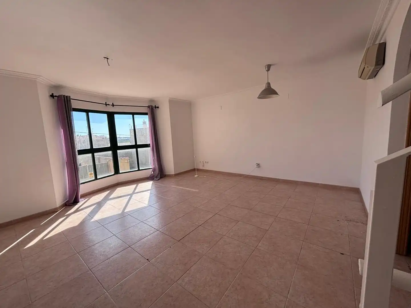 Sala d'estar de Casa o xalet de lloguer en Benaguasil