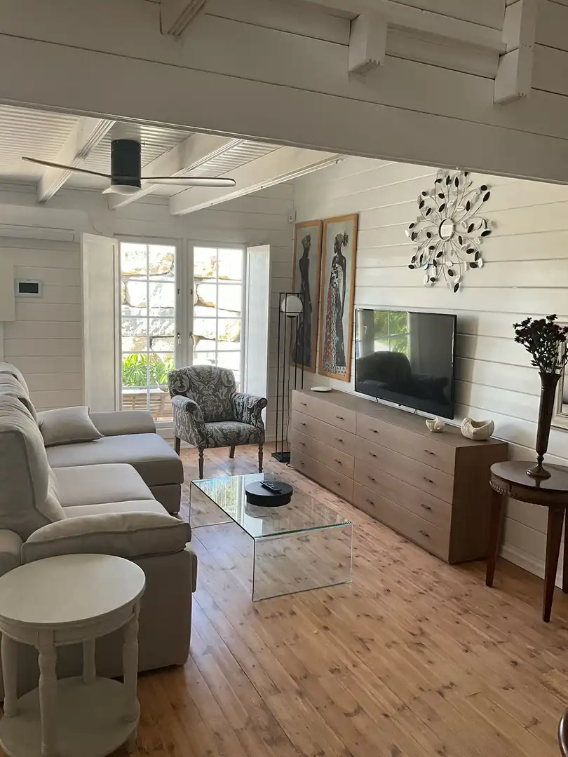 Sala d'estar de Casa o xalet de lloguer en Benahavís amb Aire condicionat, Calefacció i Jardí privat