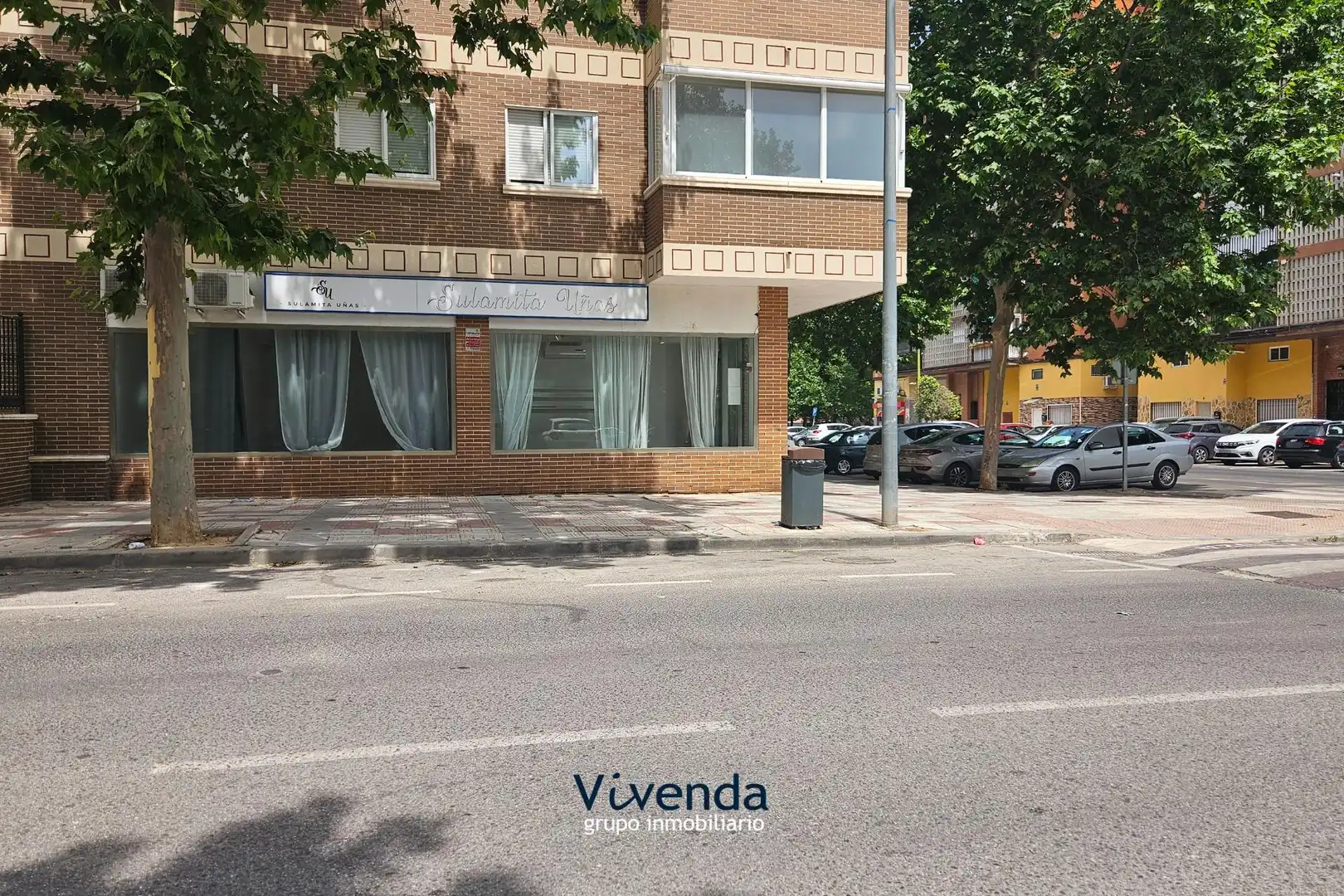Exterior view of Commercial properties for rent in Humanes de Madrid  with Air Conditioner