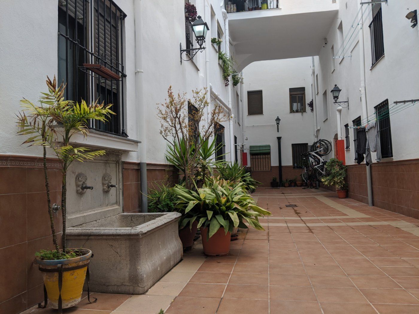 Exterior view of Building for sale in  Granada Capital