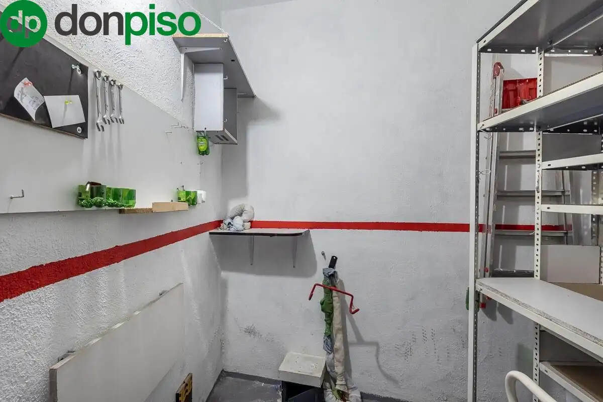 Kitchen of Storage room for sale in Granada