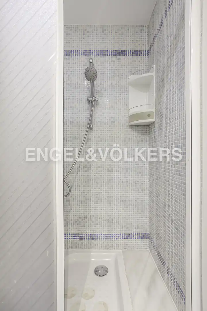Baño de Piso de alquiler en Madrid con Aire acondicionado, Calefacción y Parquet
