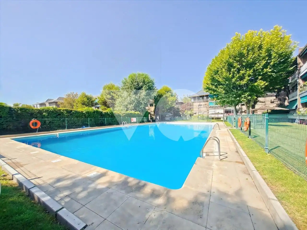 Piscina de Pis en venda en Paracuellos de Jarama amb Aire condicionat, Calefacció i Parquet