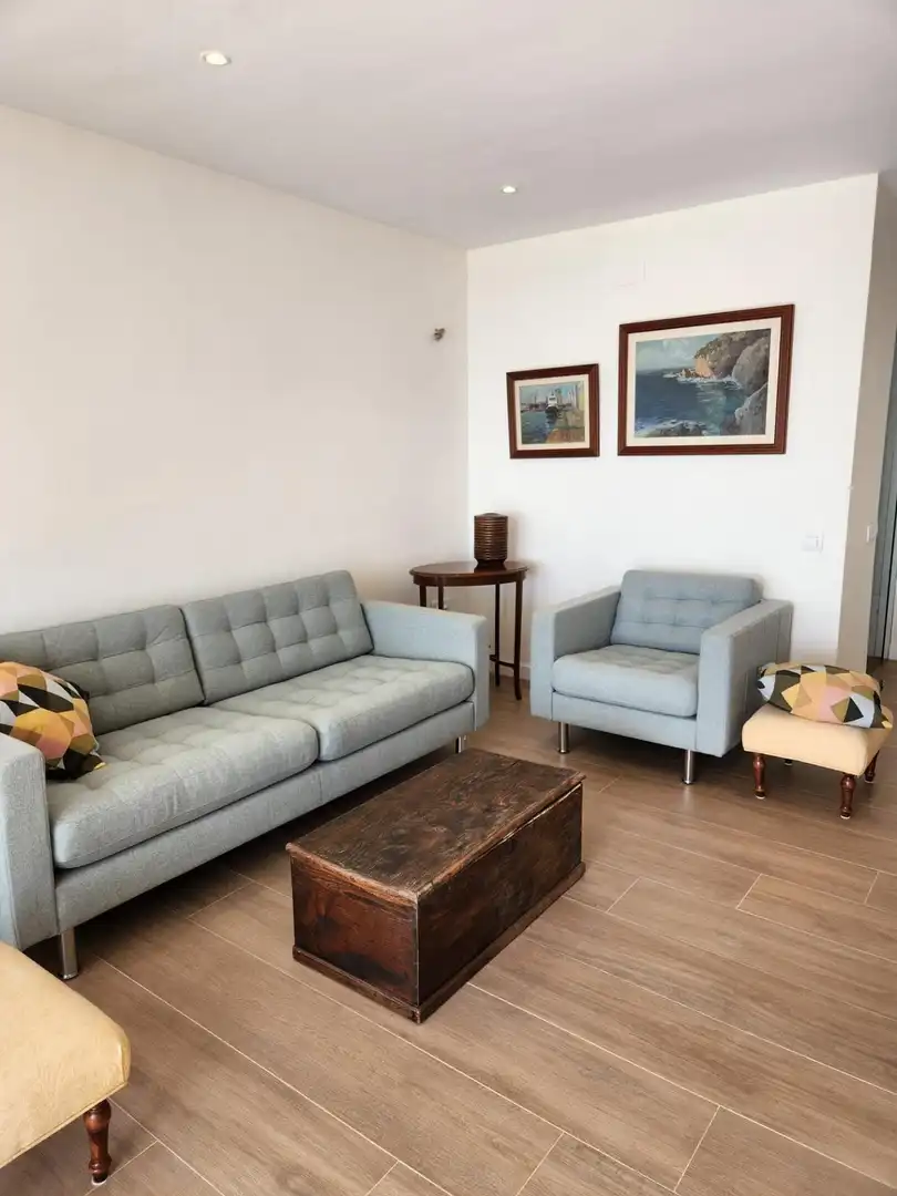 Wohnzimmer von Wohnung zur Miete in Sitges mit Klimaanlage, Privatgarten und Terrasse