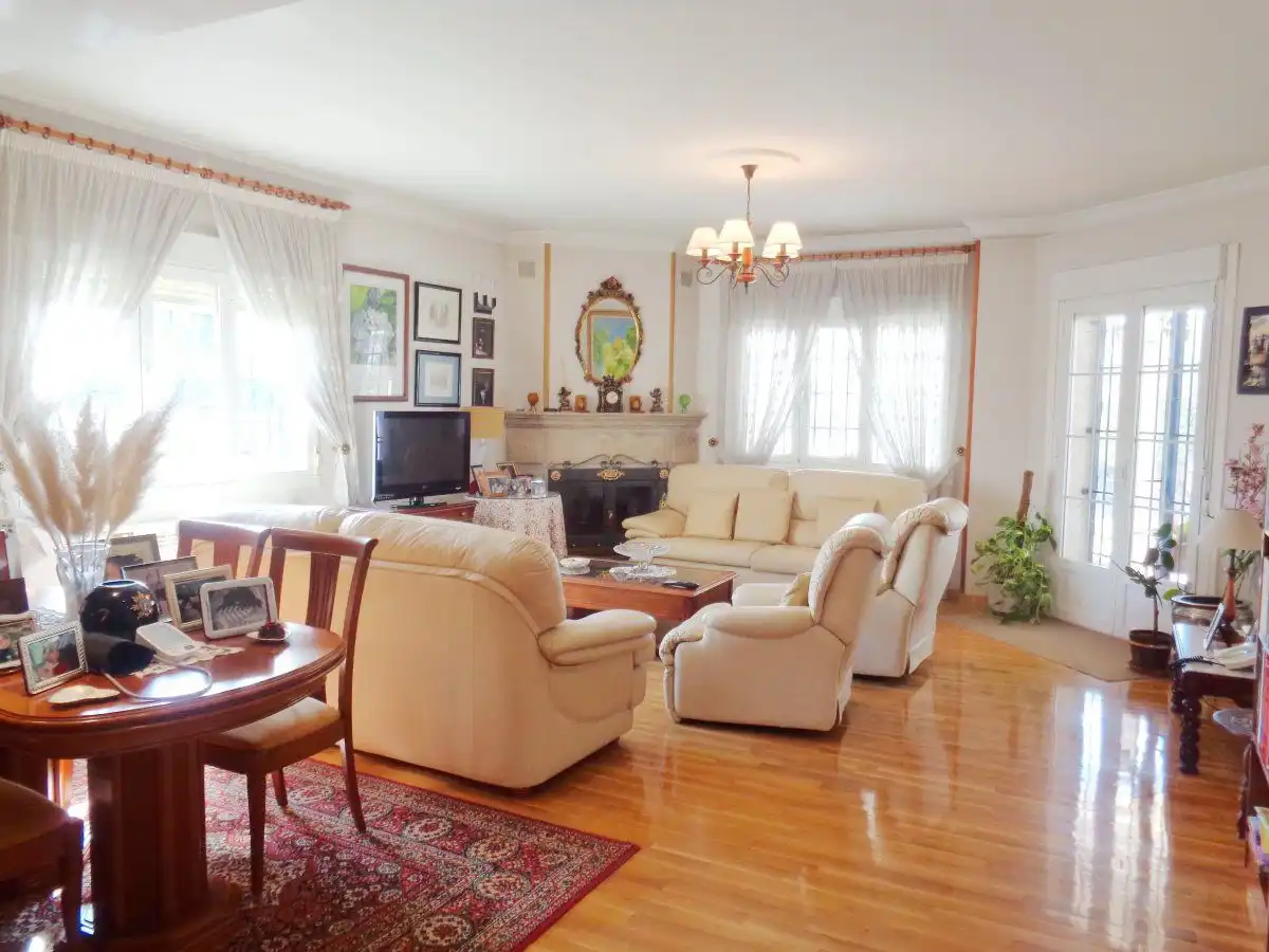Chalet con terraza en venta en Valdepeñas