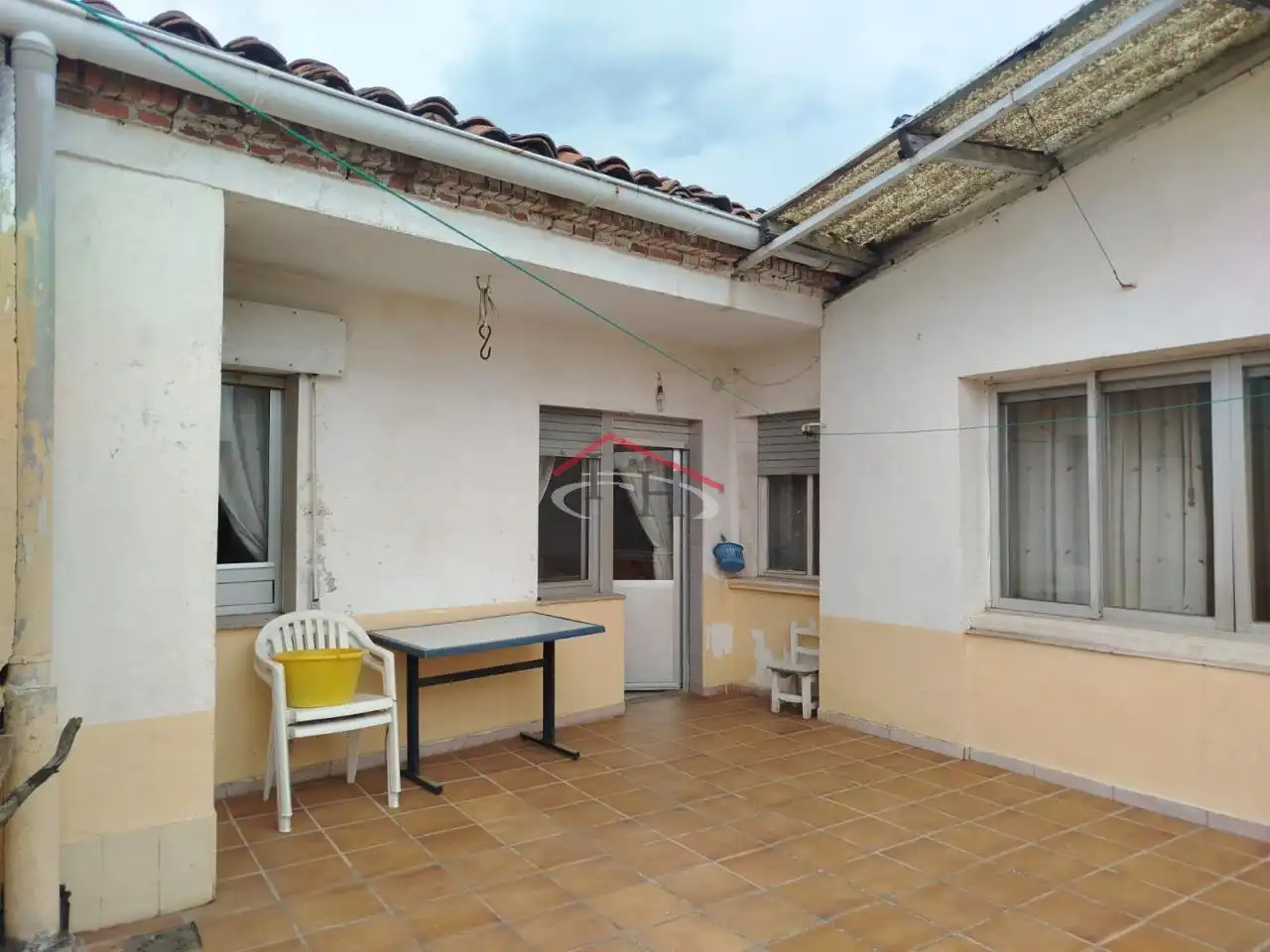 Terrassa de Casa o xalet en venda en León Capital  amb Calefacció, Terrassa i Balcó