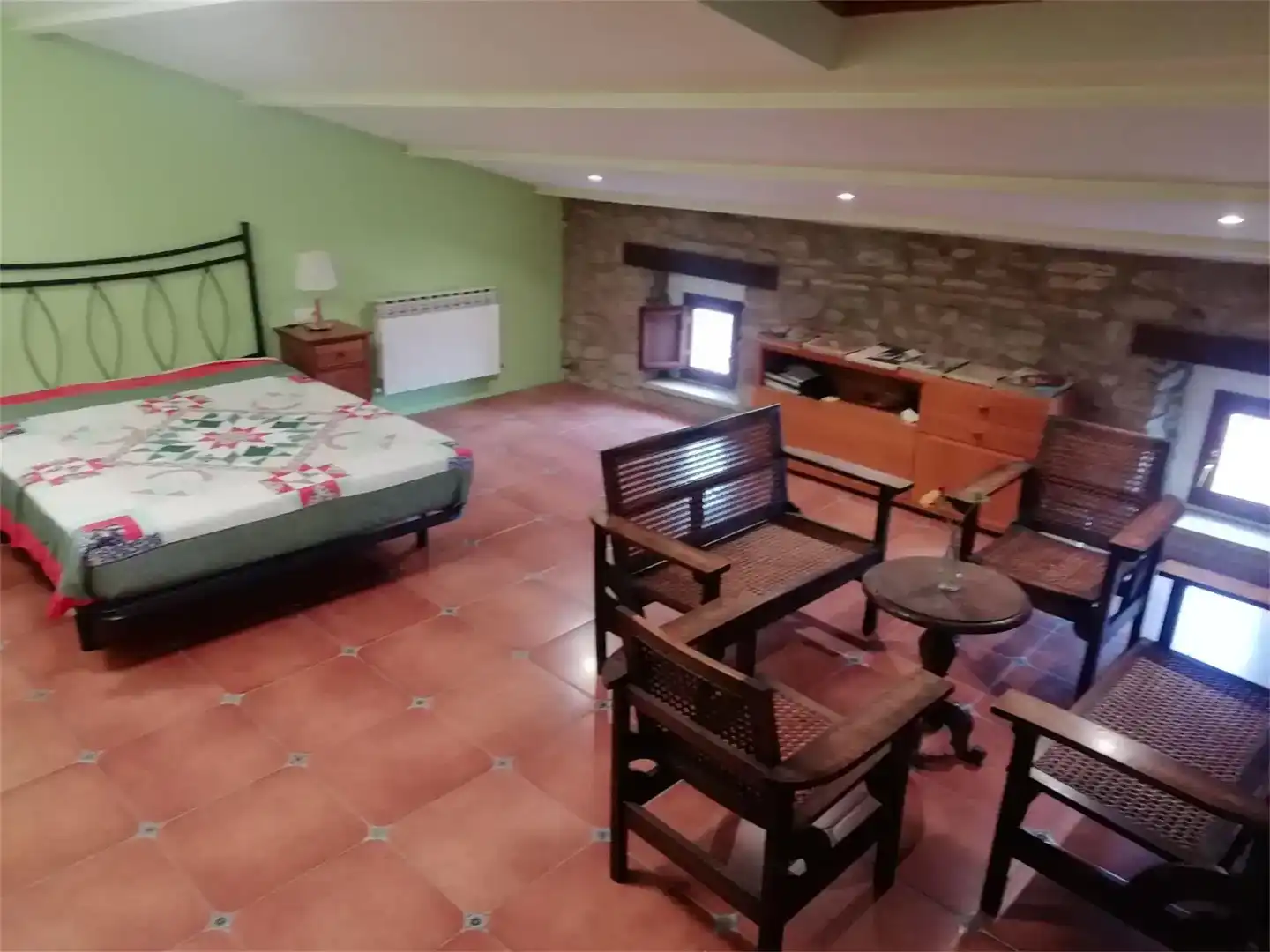 Casa adosada en venda en Aras amb Parquet, Traster i Forn