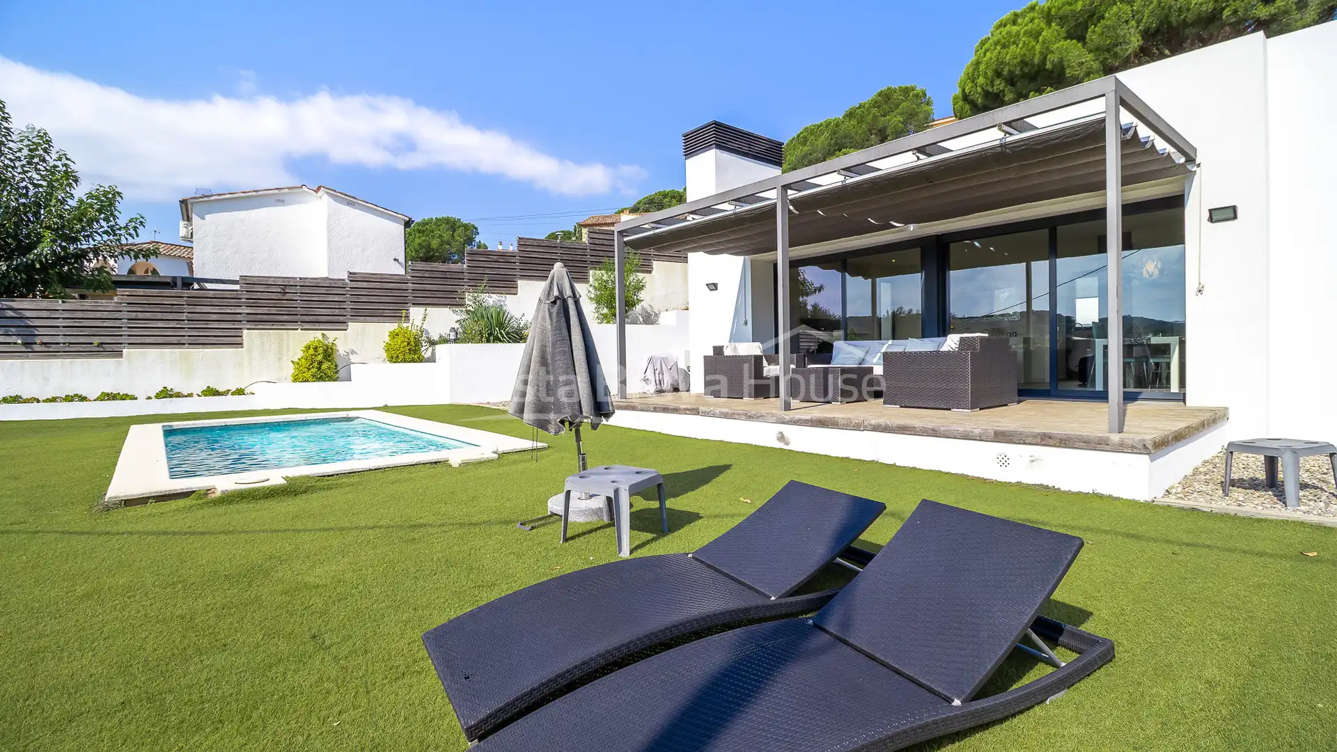 Casa con piscina en venta en Carrer del Baix Empordà