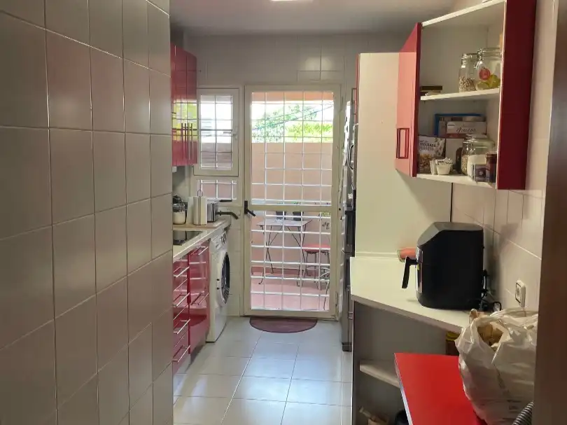 Kitchen of Flat for sale in  Sevilla Capital  with Air Conditioner