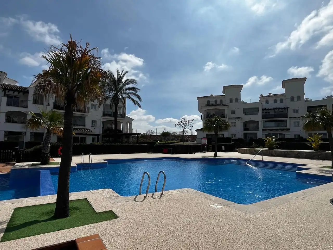 Piscina de Planta baja en venta en Murcia con Aire acondicionado, Calefacción y Jardín privado
