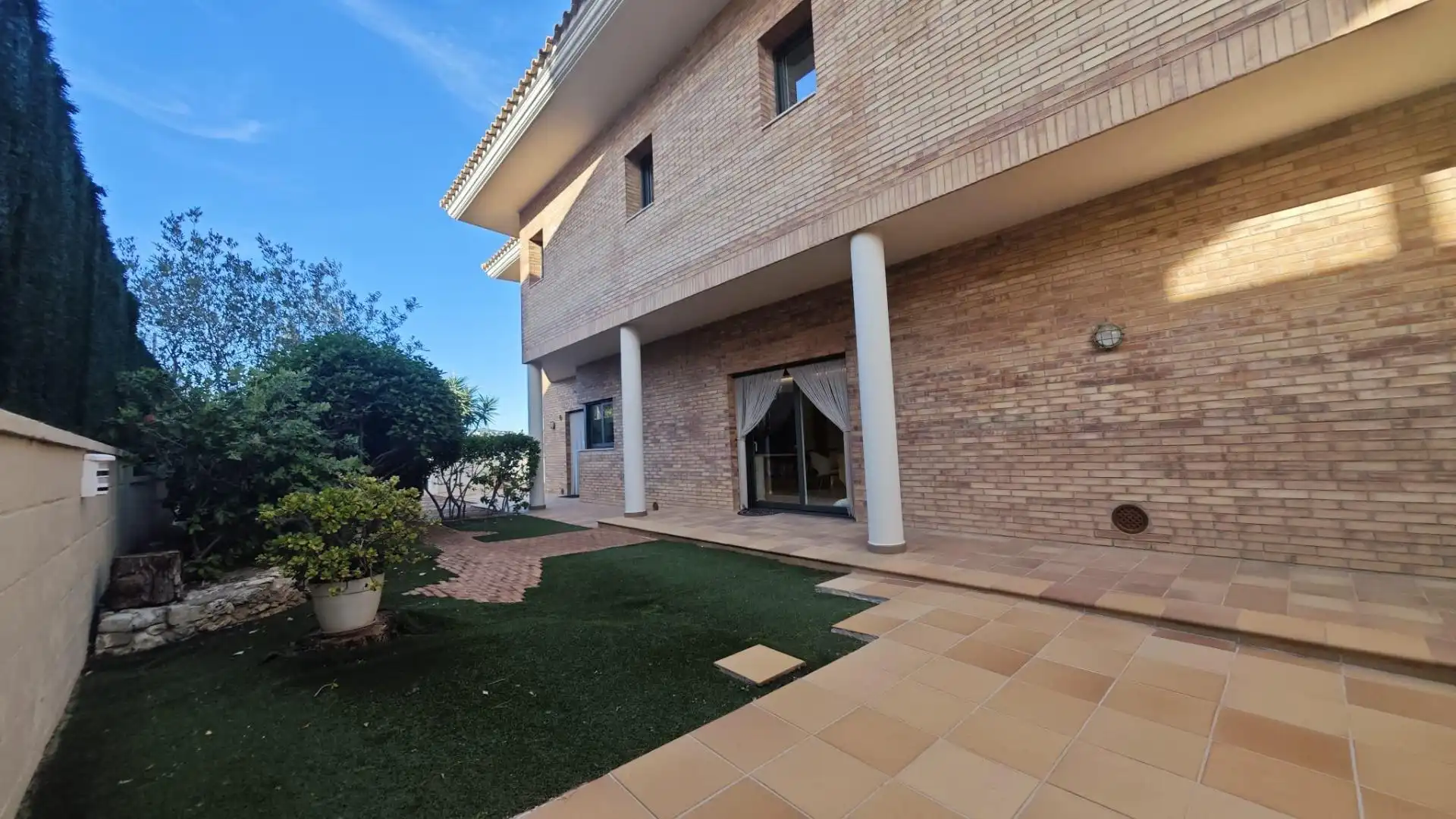 Vista exterior de Casa o xalet en venda en Vilanova i la Geltrú