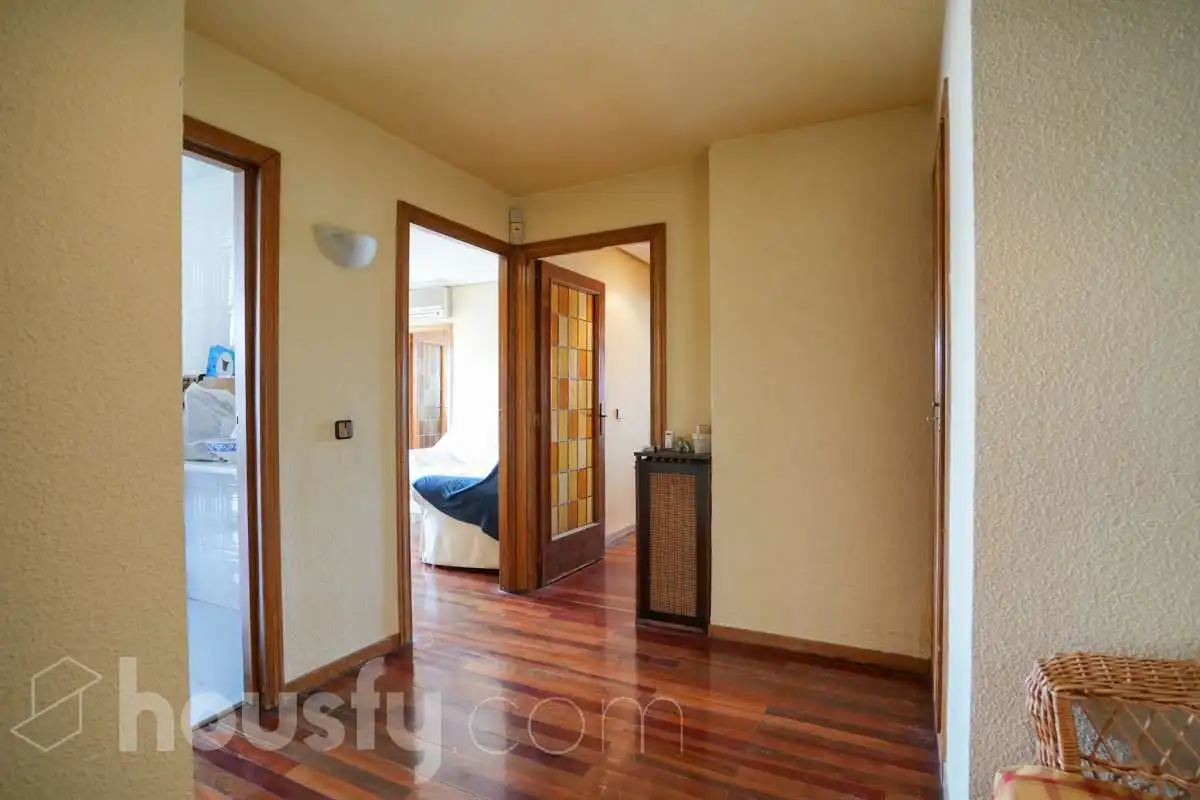 Flat for sale in Calle Santiago Rusiñol, Ciudad Universitaria