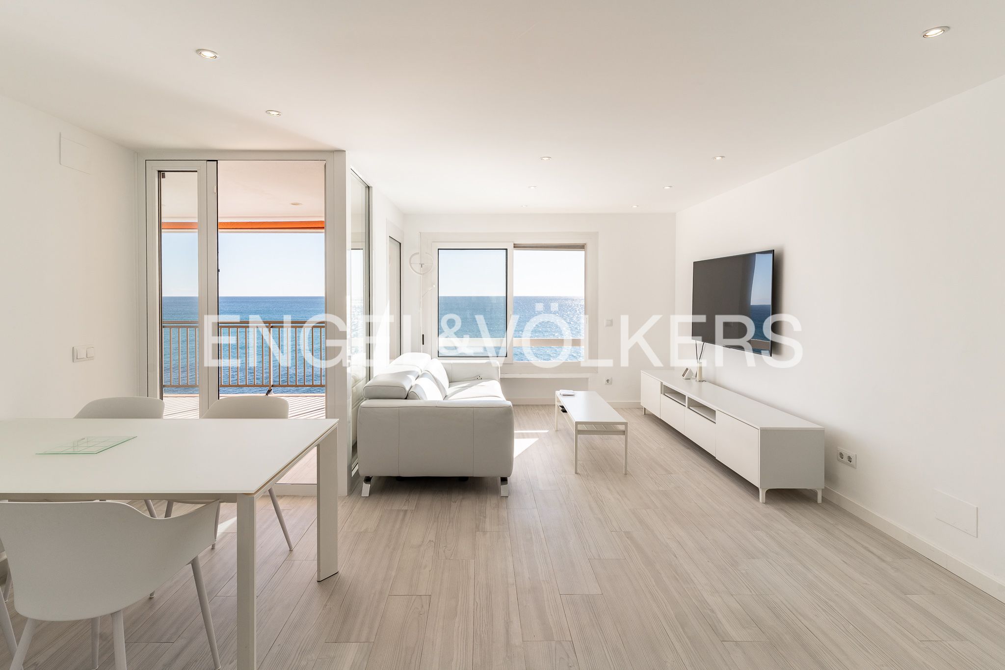 Sala d'estar de Àtic en venda en Sant Andreu de Llavaneres amb Calefacció, Jardí privat i Parquet