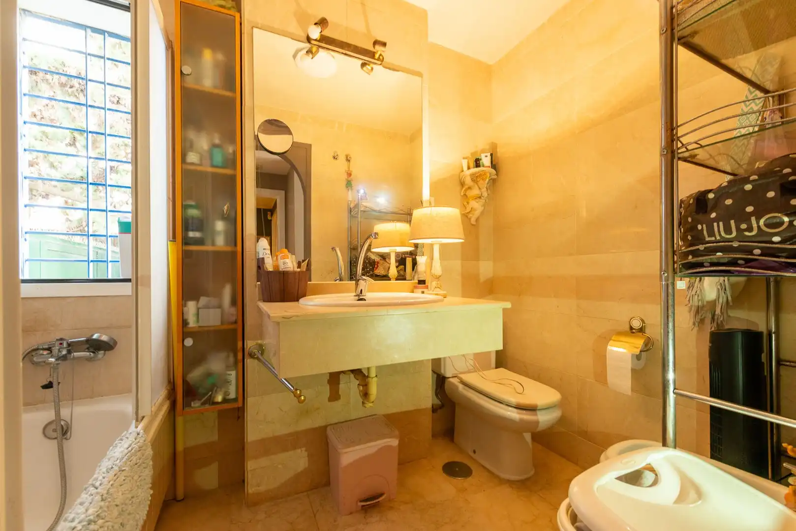 Bany de Apartament en venda en Marbella amb Terrassa