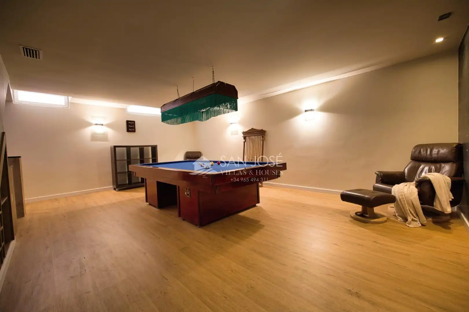 Houses for sale in Aspe  with Air Conditioner, Heating and Private garden