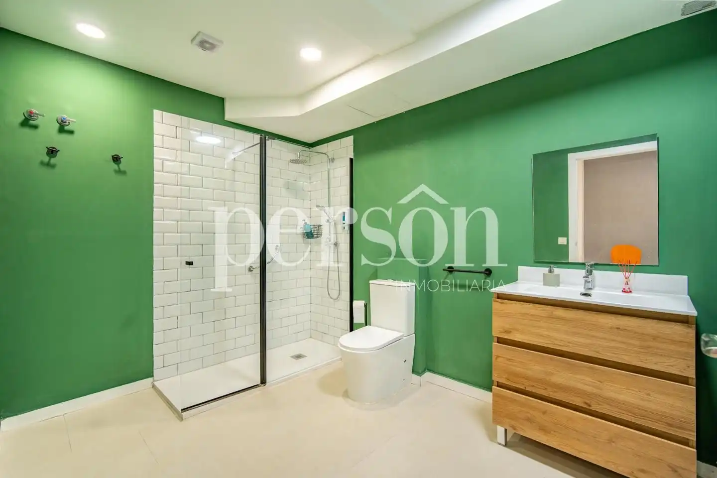 Bathroom of Ground floor for sale in Valencia  with Air Conditioner, Heating and Terrace