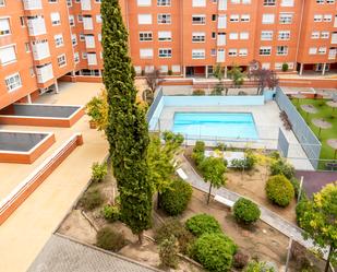 Piscina de Pis de lloguer en  Madrid Capital amb Forn, Es permeten mascotes i Piscina comunitària