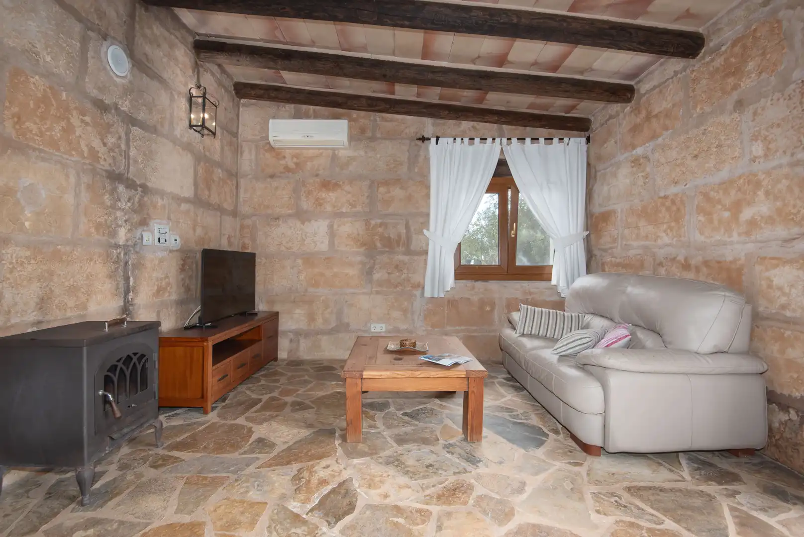 Sala d'estar de Finca rústica en venda en Llucmajor amb Aire condicionat, Calefacció i Jardí privat