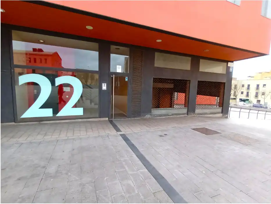 Business premises for sale in Carrer de Pi i Margall, imagen 3