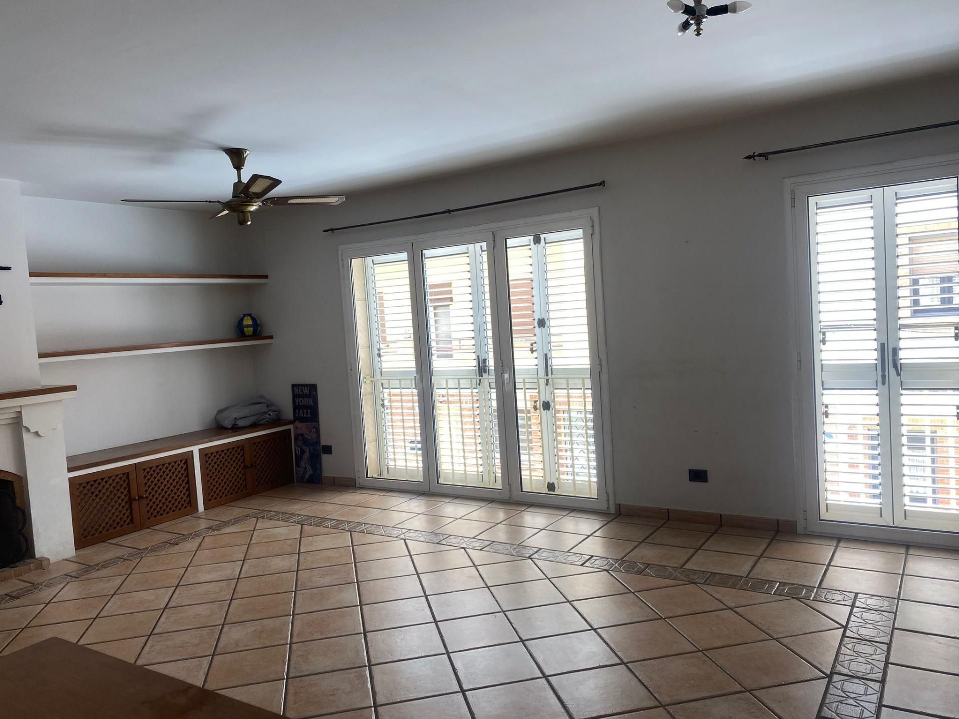 Sala d'estar de Dúplex de lloguer en Vic amb Calefacció i Forn