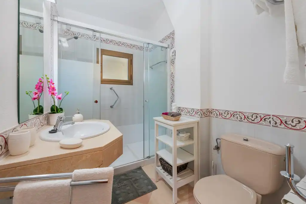 Baño de Finca rústica en venta en Pollença con Aire acondicionado, Calefacción y Jardín privado