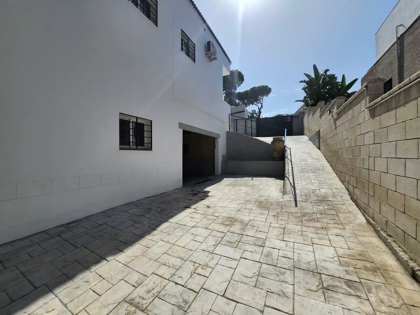 Vista exterior de Casa o chalet en venta en Alcalá de Guadaira con Aire acondicionado, Calefacción y Jardín privado